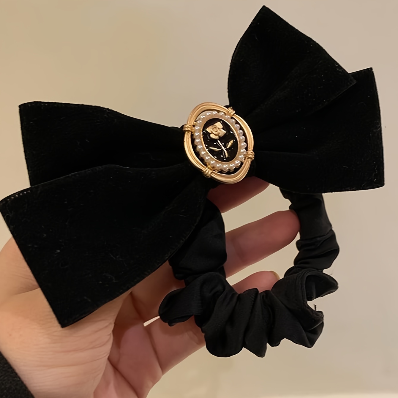 Hair Tie Velvet - Elegant Velvet Bow Hair Tie with