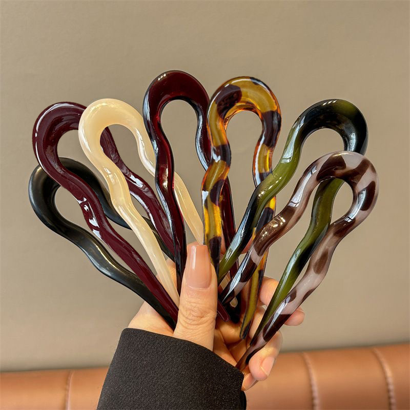 Elegant Acrylic U-shaped Hairp - Women Accessories Aesthetic ulasan dan harga